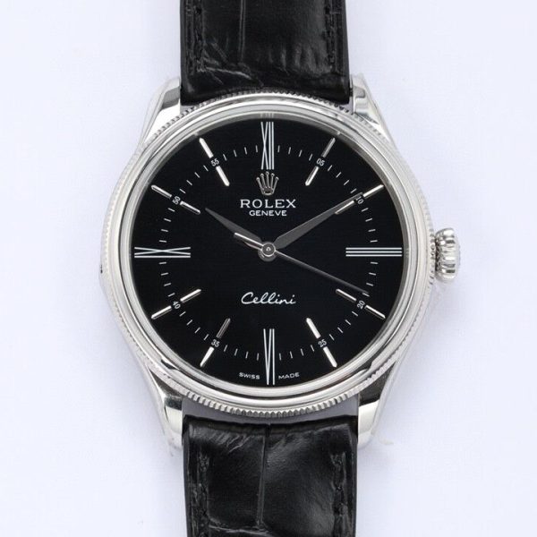 Caliber 3132, sapphire crystal, top-quality Italian all-edge leather strap, achieving synchronization with the original in time adjustment, thickness and structure.