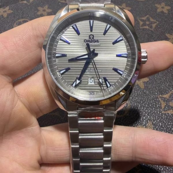 Hurry and grab this deal—a Citizen mechanical watch, 41mm solid stainless steel case