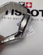 Mechanical watches keep accurate time. - Image 3
